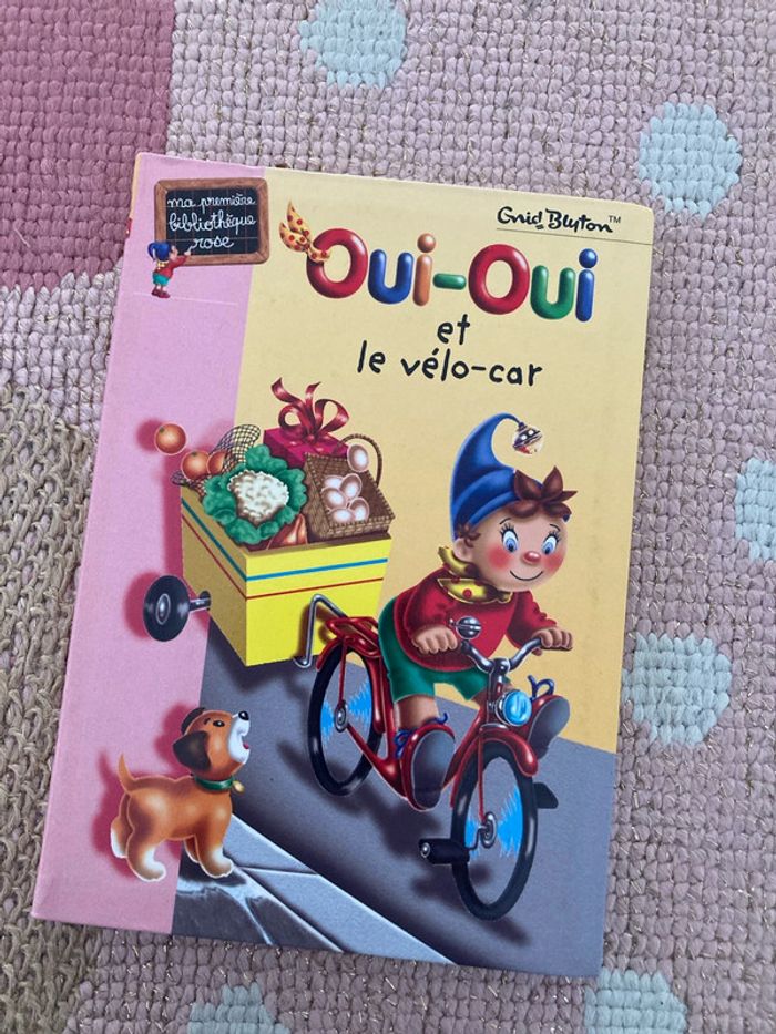 Livre Oui oui et le vélo car