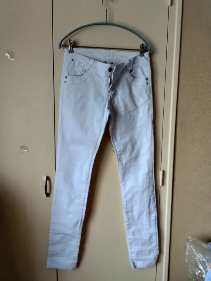 Jeans taille basse Marque Basic Denim (A128)