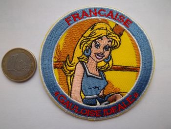 écusson patriotique Française "gauloise idéale" insigne collection