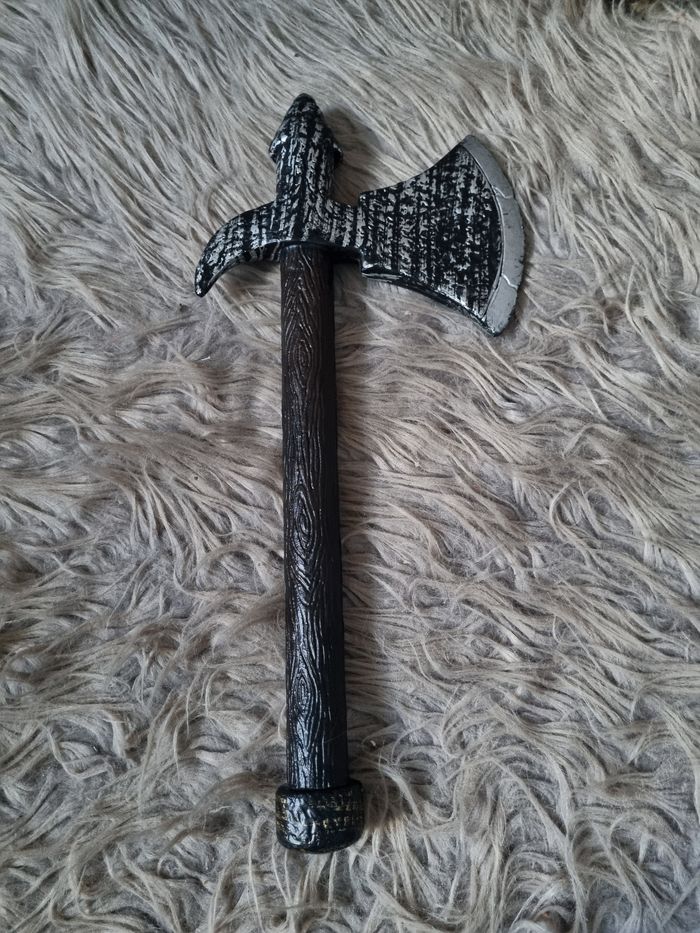 Lot Jouet Hache de viking + casque de viking - photo numéro 5