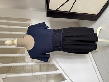 Robe See U Soon bleu marine et noire avec dentelle à la taille