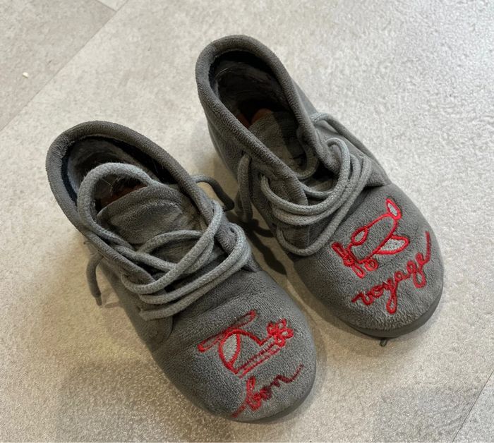 Chaussons taille 24 - photo numéro 2