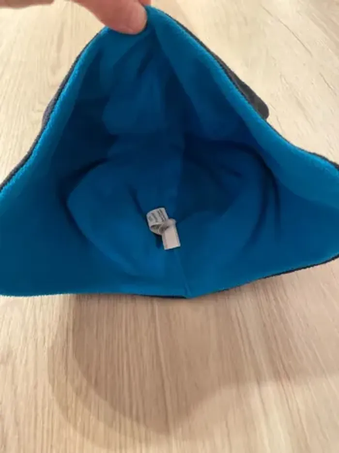 Magnifique bonnet Helly Hansen - photo numéro 3