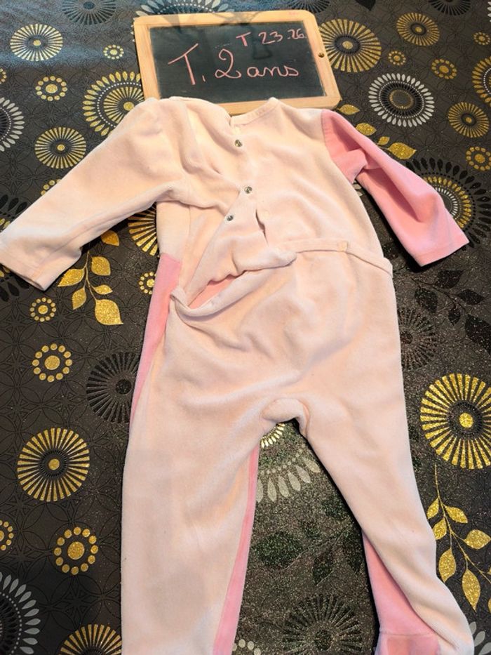 Pyjama taille 2 ans en très bon état - photo numéro 3
