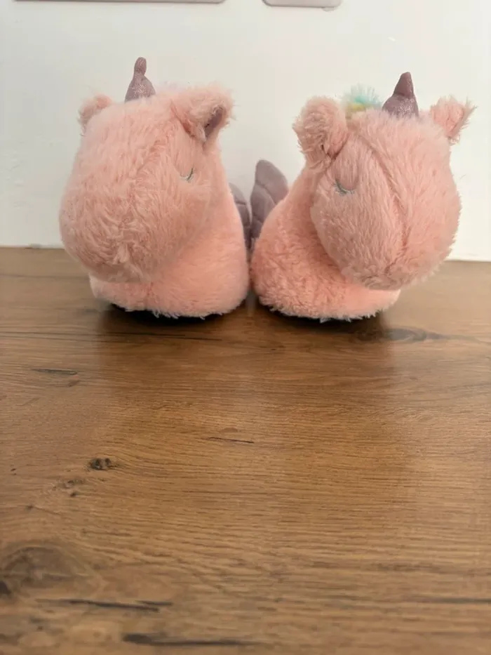 Chaussons neuf fille licorne 32-33 - photo numéro 2