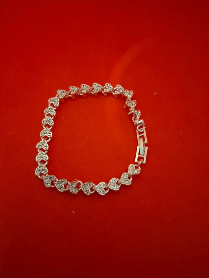 Bracelet acier métal argenté neuf avec etiquette avec oxydes de zirconium blancs