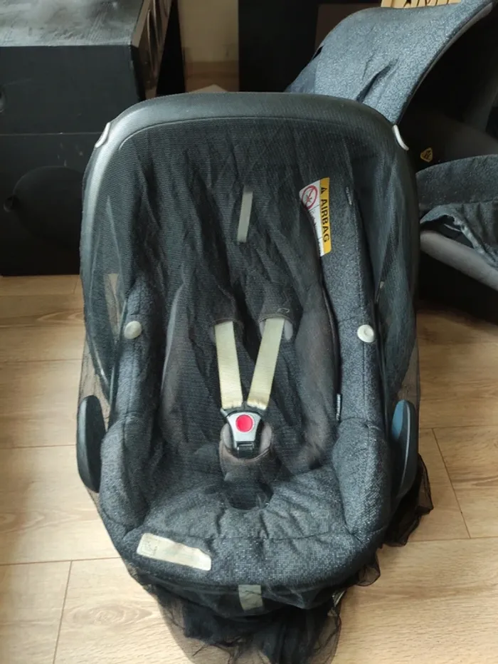 Maxi-cosi poussette 3 en 1. Trio poussette bébé confort avec nacelle + siège auto. - photo numéro 11