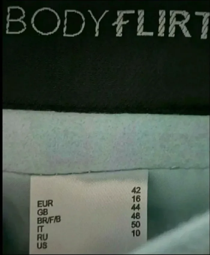 Superbe manteau court vert amande Body Flirt Taille 42 Neuf - photo numéro 3