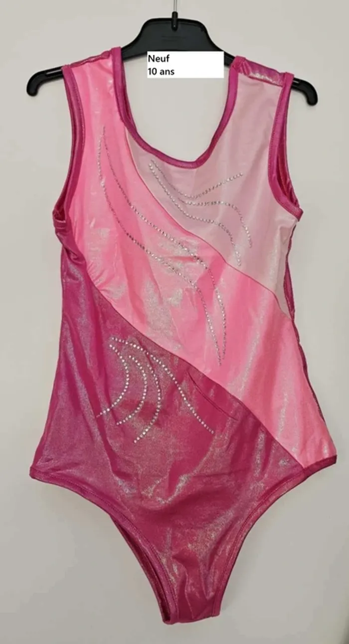 Justaucorps maillot gymnastique NEUF 10 ans