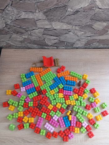 Lot 150 Briques de constuction + traineau