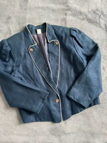Veste vintage bleu marine – Liseré beige & boutons dorés – T.46 élégante
