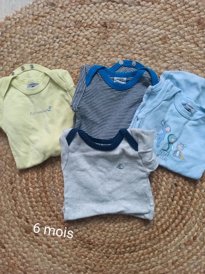 Lot de bodies petit bateau