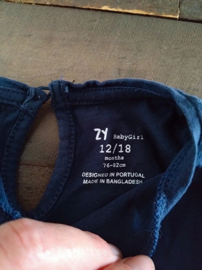 Deux t shirts manches courtes 18 mois - photo numéro 3