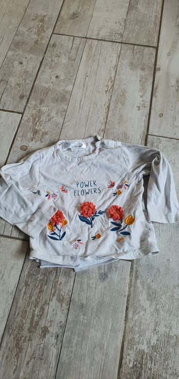 Tshirt mes petits Cailloux 2 ans en très bon état