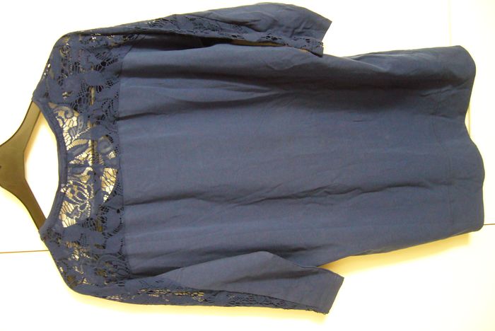 T-shirt hajo (taille grand, peut convenir à un 44 voir 46) - photo numéro 3