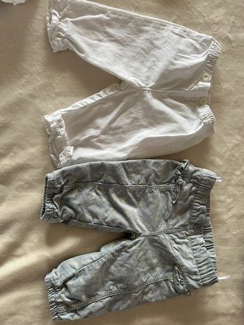 Lot de 2 pantalons bébé Benetton et C&A taille 56