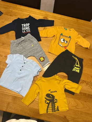 Lots vêtements taille 9 mois