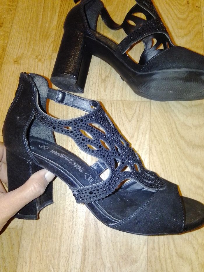 Nue pied talon - photo numéro 2