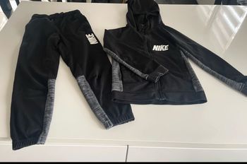 Sûrement garçon Nike 8/10 ans