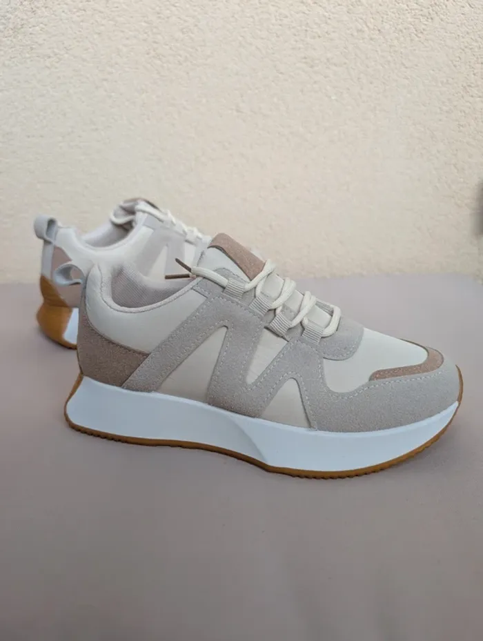 Chaussure basket femme Taille 36 beige gris - Neuves
