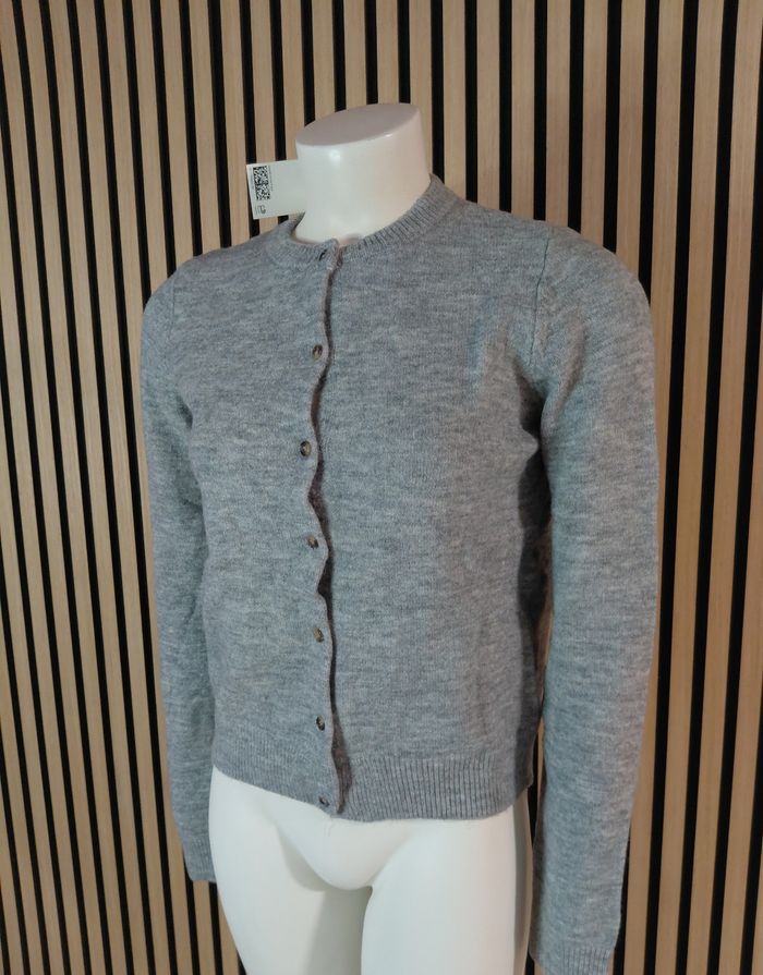 Très joli cardigan gris H&M 🖤 - photo numéro 2