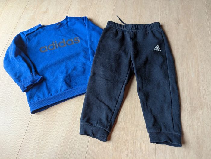 Ensemble survêtement adidas 12-18 mois