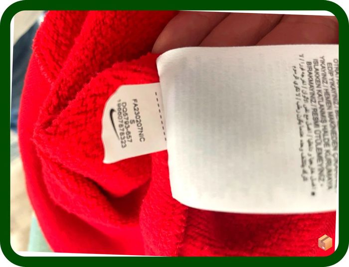 Sweat Nike Femme capuche – Taille S – Rouge vif – très bon état - photo numéro 6