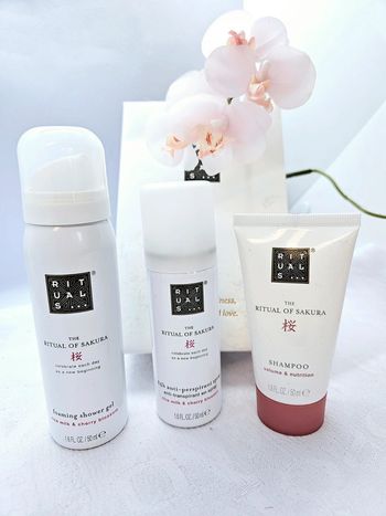 3 soins of sakura Rituals