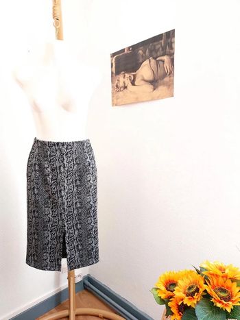 Jupe neuve stradivarius taille S