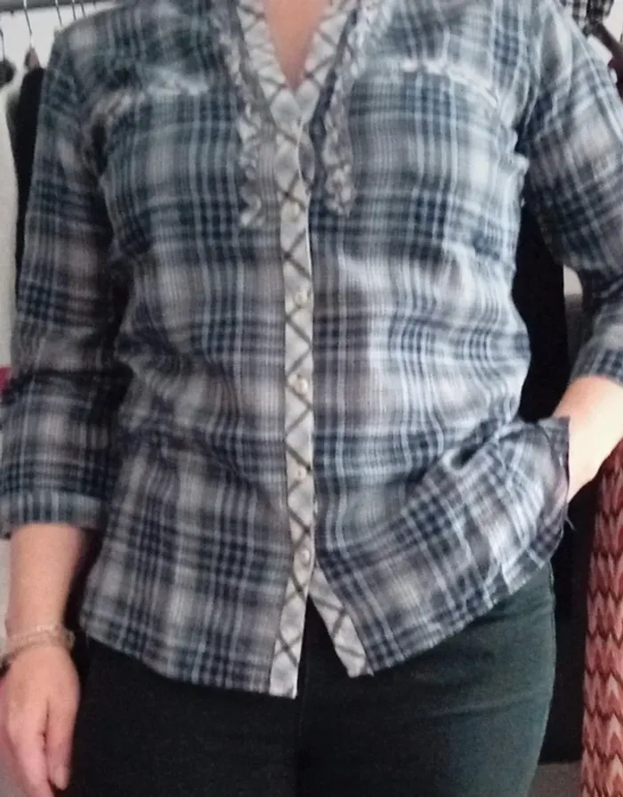 Très jolie chemise Zara woman taille 36 en parfait état