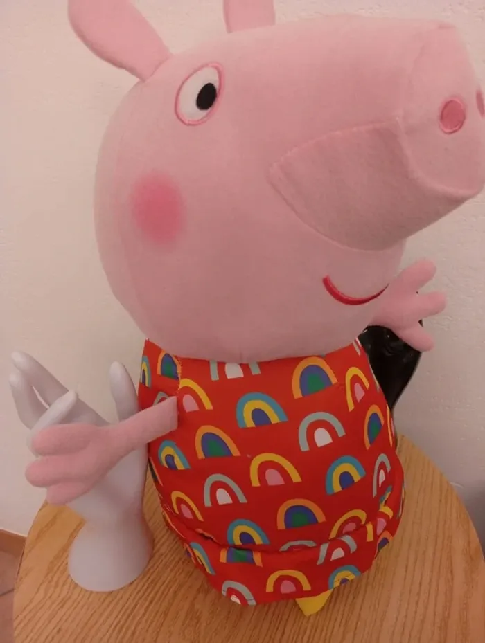 Peluche Peppa pig xxl 50cm en parfait état - photo numéro 2