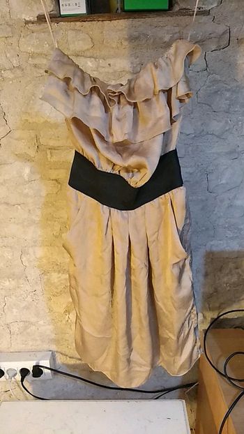 Robe bustier or et noir nafnaf