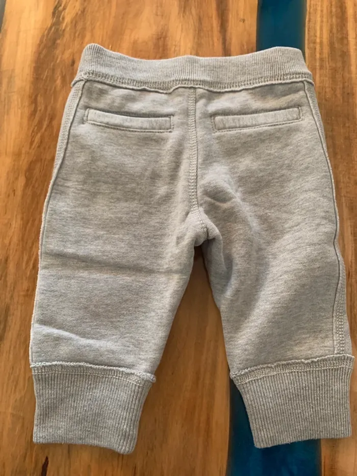 Jogging diesel taille 6 mois - photo numéro 6