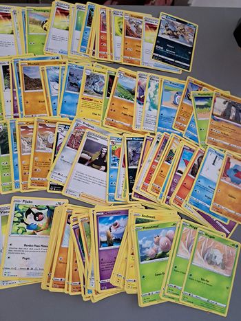 Lot de 129 cartes pokémon séries EB - FR