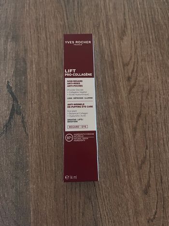 Soin regard anti rides