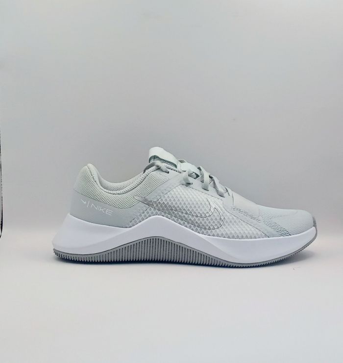 Nike mc trainer 2 neuves taille 36.5