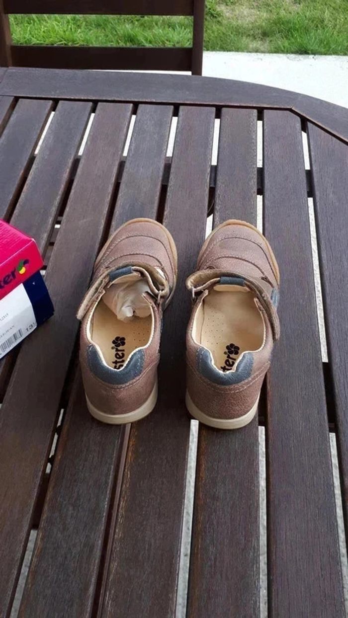 45 € Chaussures ASTER taille 32 Neuves - photo numéro 3