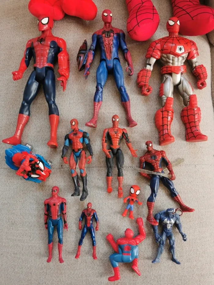 Lot de 14 figurines peluches Spiderman marvel Hasbro - photo numéro 2