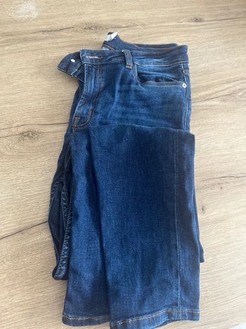 Skinny crosped leg