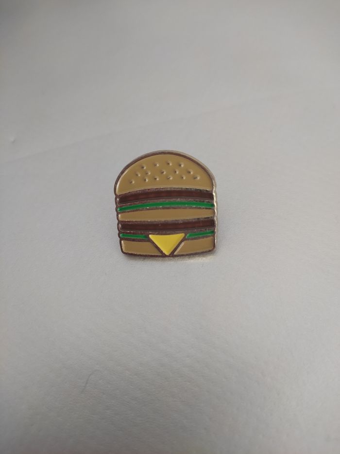 Pin's