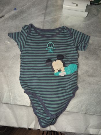 Bodys bébés 'garcon' manches courtes et longues plusieurs motifs encore