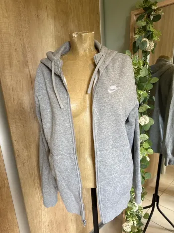Veste zippee à capuche
