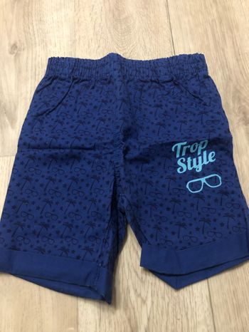 Short bleu