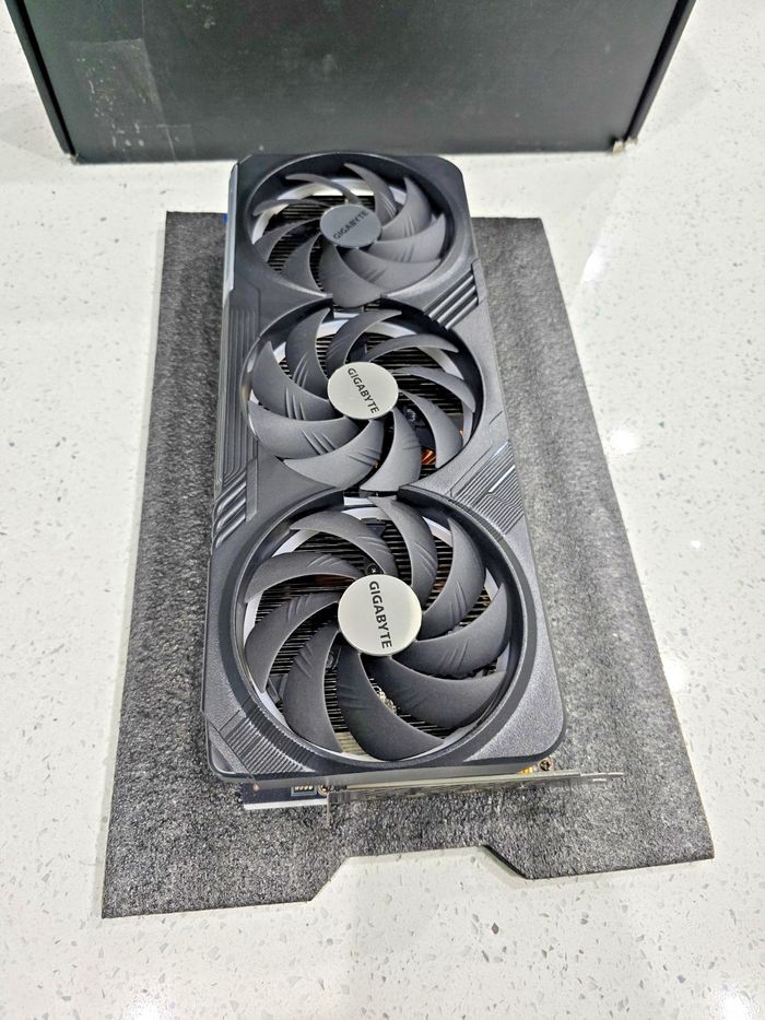 GIGABYTE GeForce RTX 4090 GAMING OC 24G - photo numéro 4