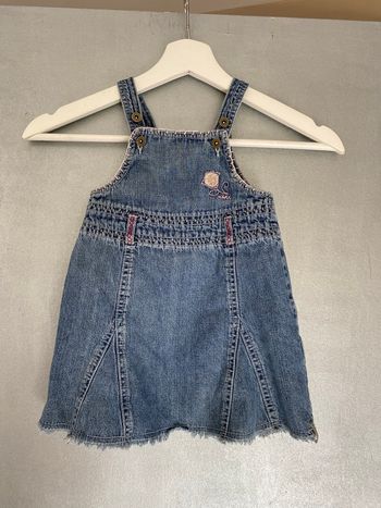 Robe en jean à bretelles taille 18 mois 