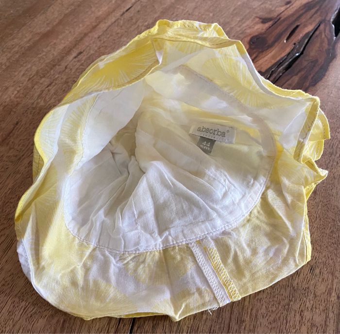 Ensemble citron , robe , chapeau et culotte - photo numéro 3