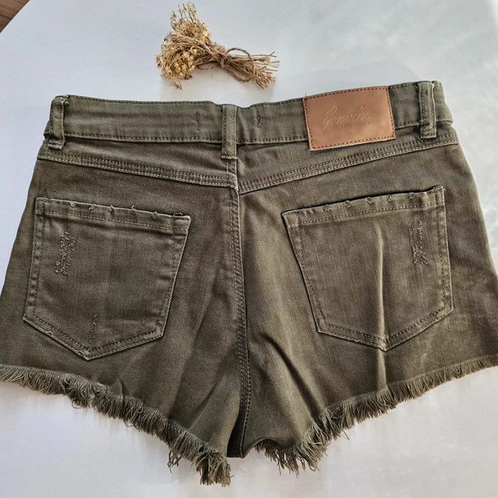 Short Bershka kaki 34 - photo numéro 3