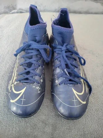 Chaussure de foot 35 violet