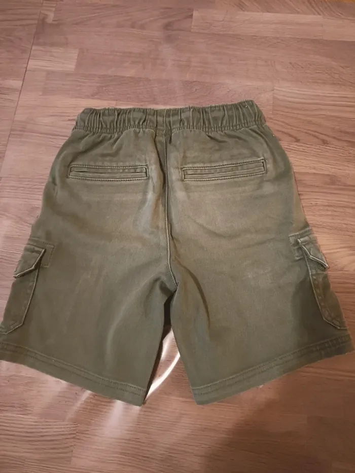 Short cargo kaki Monoprix 8 ans - photo numéro 3