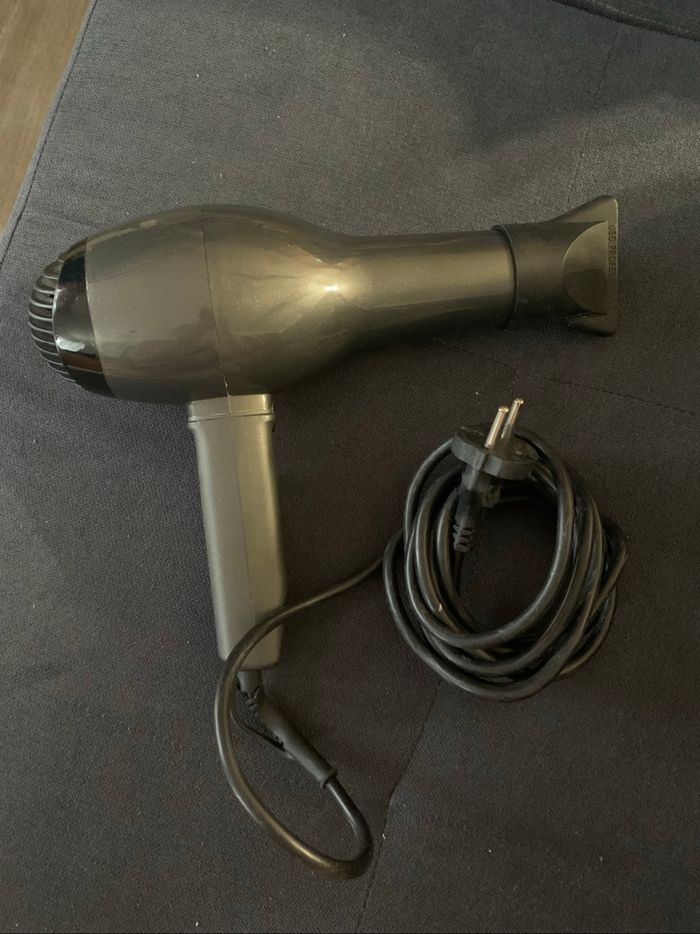 Sèche cheveux professionnel - photo numéro 2